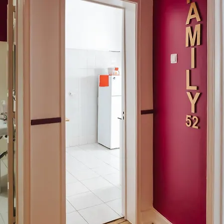 Проживание в семье Aquilla Family 306