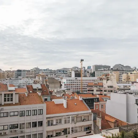 Проживання в сім'ї Aquilla Family 306