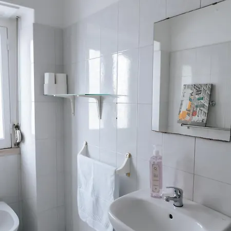 Aquilla Family 306 Проживання в сім'ї *