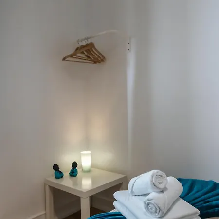 Проживание в семье Aquilla Family 306 *