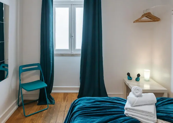 Aquilla Family 306 *