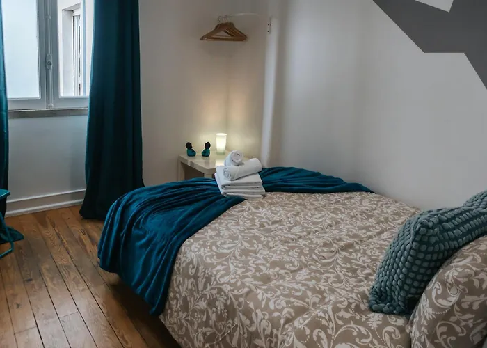 Aquilla Family 306 * Lisbon