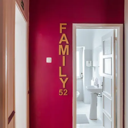 Aquilla Family 306 *